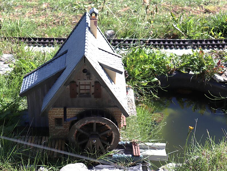 Datei:Süess Marco Gartenbahn Mühle.JPG