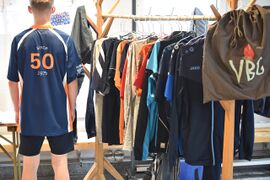 Tenu, Tenu, Tenu …